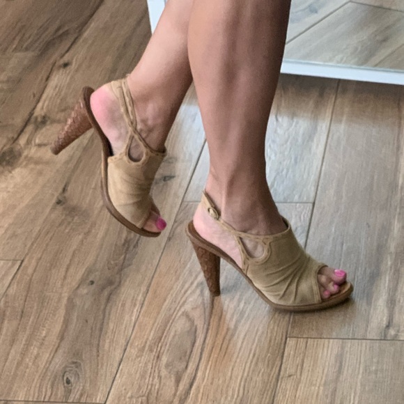 Bottega Veneta - Tan color Suede & Woven Leather High Heel Sandals - Picture 8 of 8